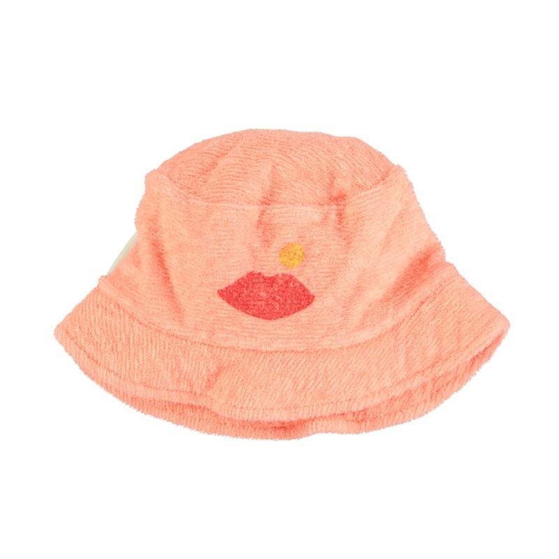 Piupiuchick - Bawełniany kapelusz z materiału frotte Bucket Hat - coral w/ lips print