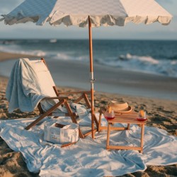 Business & Pleasure Co. - Składany stolik piknikowy z drewna tekowego The Folding Picnic Table