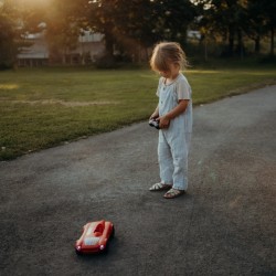 Kidywolf - Zdalnie sterowany samochód na pilota Kidycar, czerwony