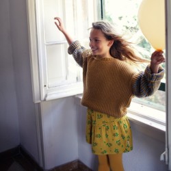 Piupiuchick - Dzianinowy sweter w paski - camel & grey stripes